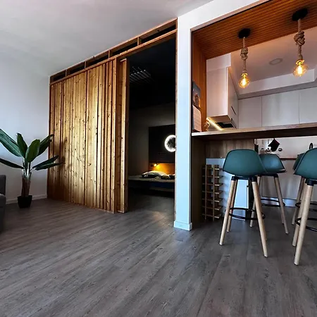 Apartament High View *